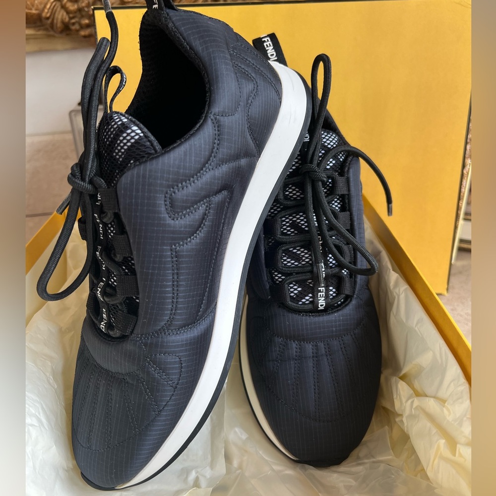 Fendi sneakers size 37. Never worn